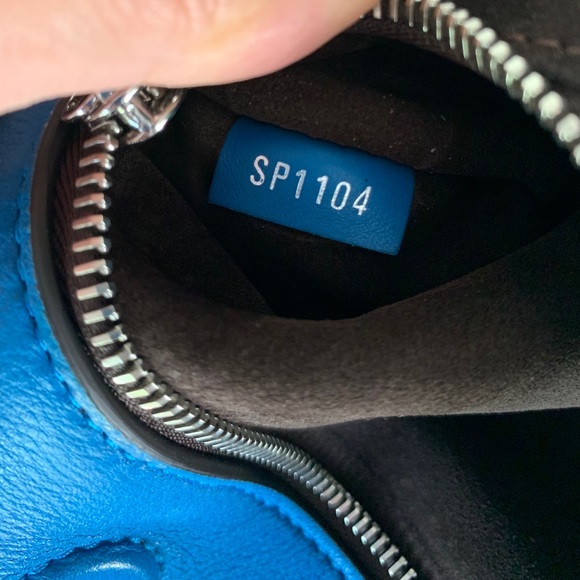 Louis Vuitton W BB tote in Blue Lagon - Picture 13 of 16